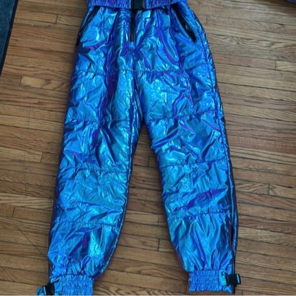 Women’s Club Exx colder than your Heart Aurora beam snowsuit - Picture 5 of 7